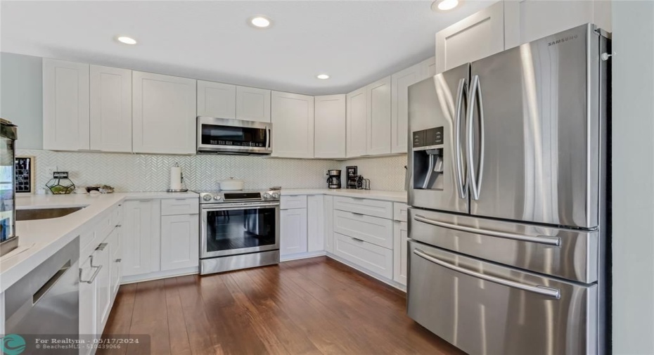 MODERN updated open kitchen