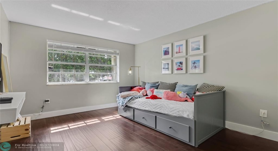 Fourth Bedroom - great office if needed
