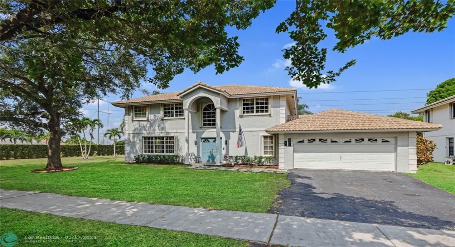 Located next to the park-like community area, no side neighbor.