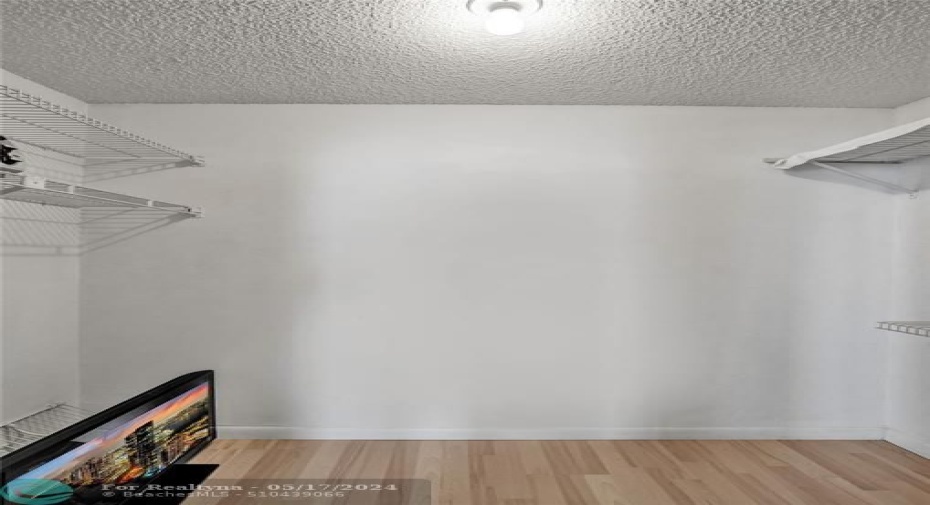 2nd walk-in/primary bedroom.