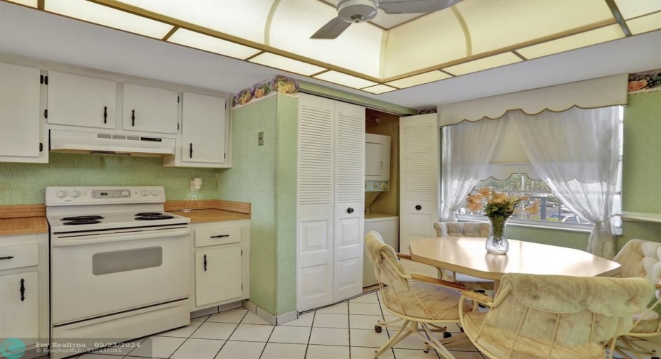 WASHER DRYER IN KITCHEN CLOSET