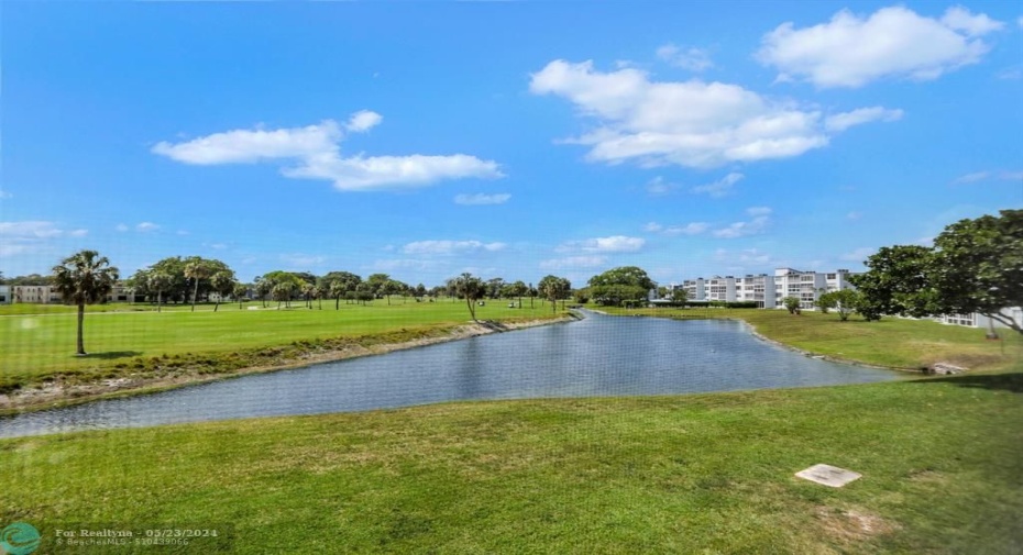 PUBLIC GOLF COURSE. LAKE VIEW