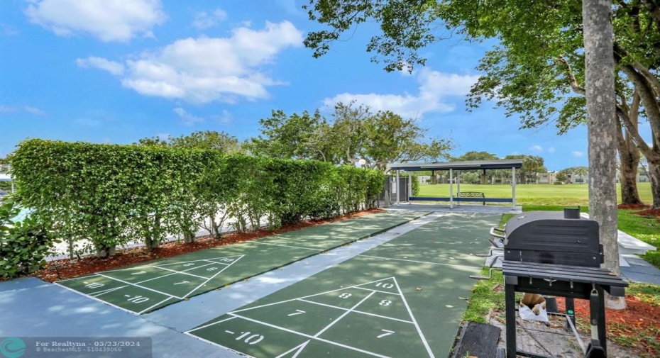 BBQ AND SHUFFLE BOARD  COURT AT 2ND POOL