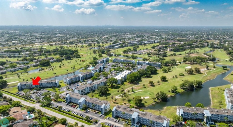 GOLF AND WATER VIEW