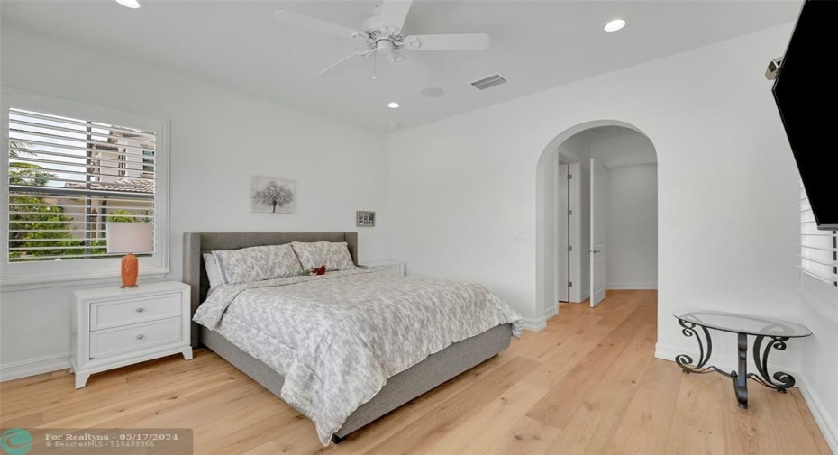 Guest Bedroom #2- located downstairs