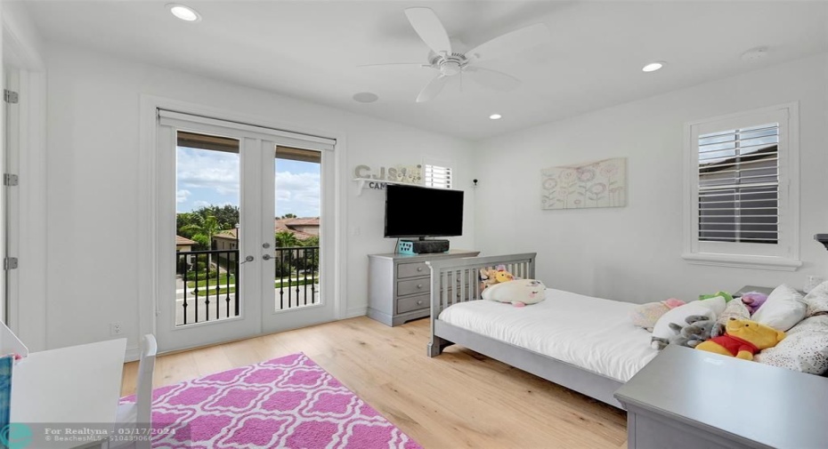 Guest Bedroom #4 - located upstairs