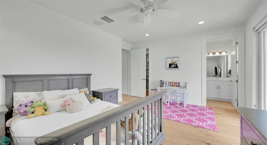 Guest Bedroom #4 - located upstairs