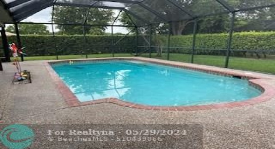 DOMED SCREENED POOL