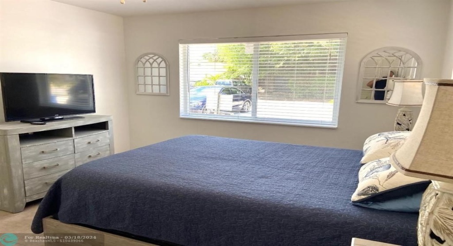 good size bedroom