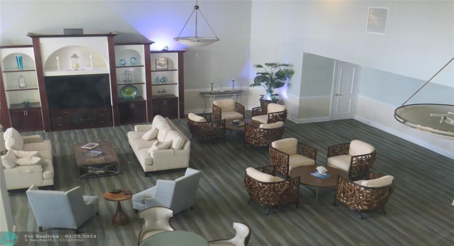 PARTY ROOM