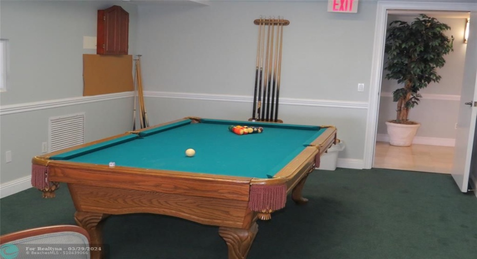 BILLIARD ROOM