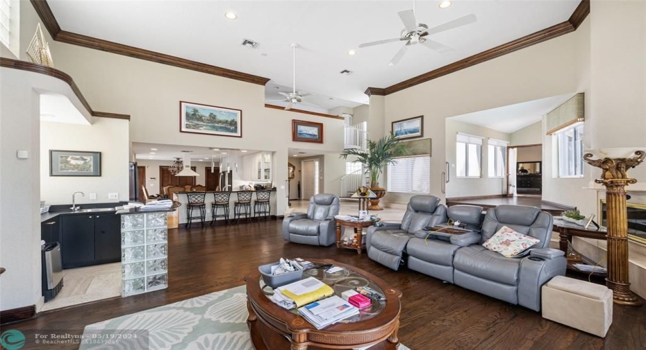 14± Ft Ceiling Great Room Area & Wet Bar