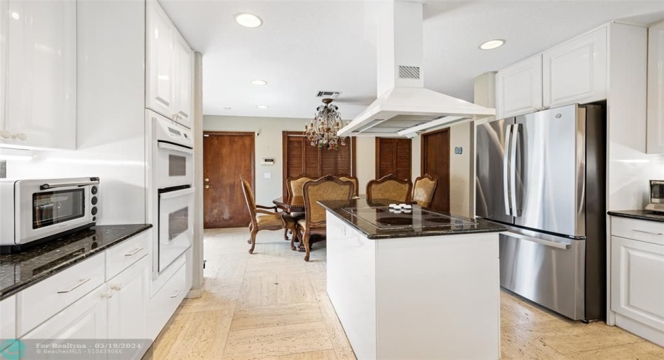 Kitchen & Dining Area