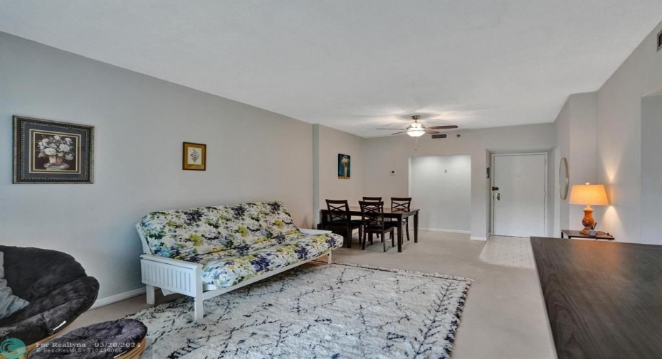 Spacious living/dining