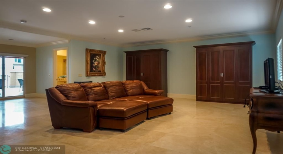 4th floor flex space