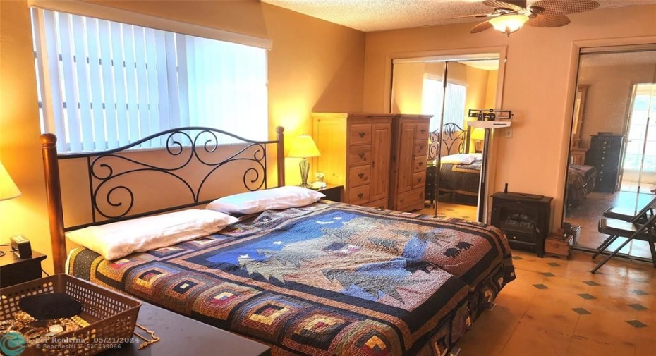 Main en-suite bedroom
