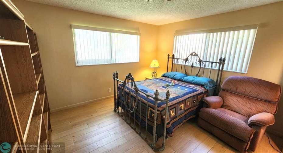 2nd bedroom