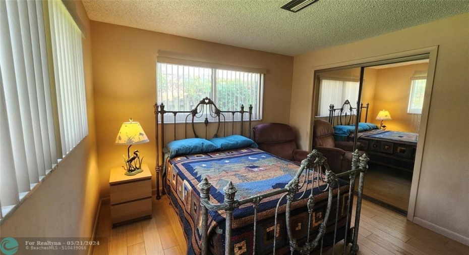 2nd bedroom