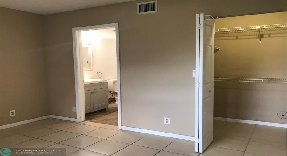 WALK-IN CLOSET.