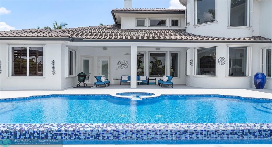 Daytime shot of the sapphire blue pool without the LED lighting, The sun comes in the mornings and has a specail shaded area if you dont want to tan