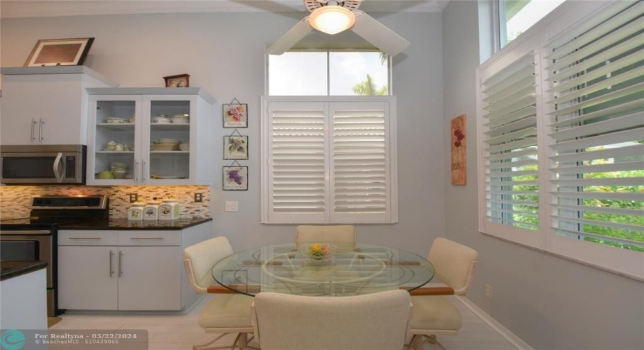 KITCHEN  WITH EAT-IN