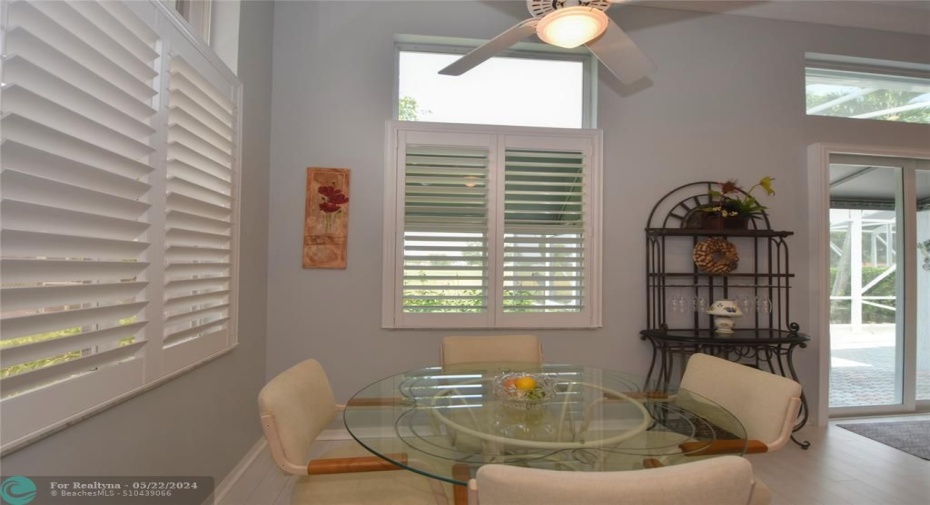 KITCHEN  WITH EAT-IN