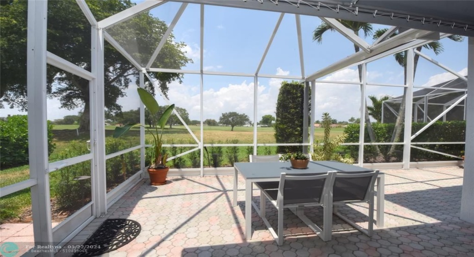 GOLF COURSE VIEW SCREEN ENCLOSED BACKYARD PATIO