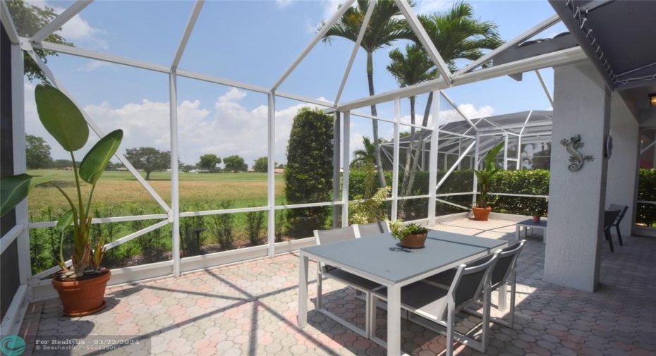 GOLF COURSE VIEW SCREEN ENCLOSED BACKYARD PATIO