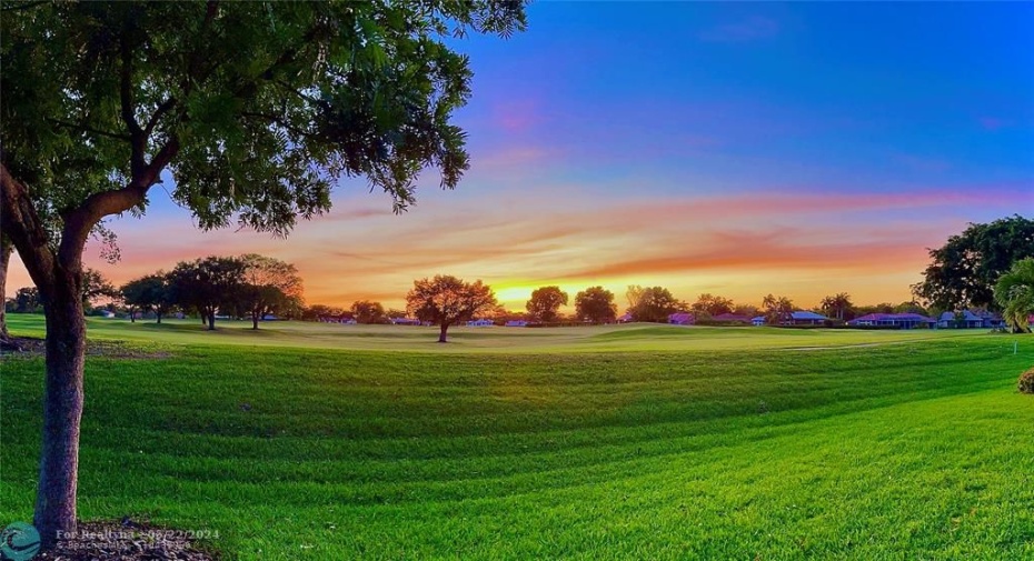GOLF COURSE VIEW AT SUNSET BACKYARD