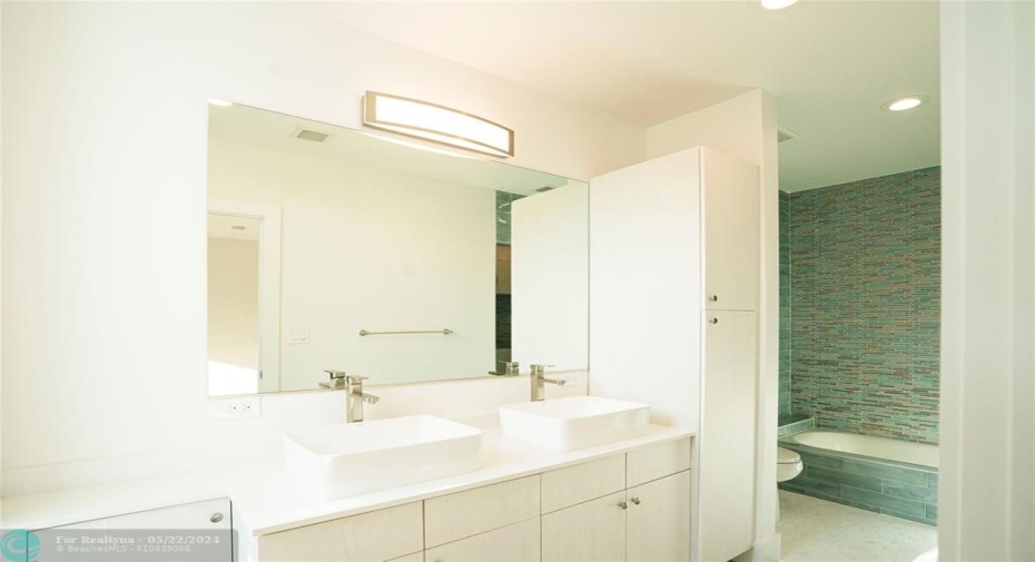 Primary Bedroom En Suite bath with dual sinks