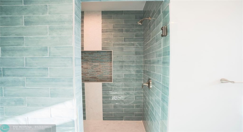 Primary Bedroom En Suite Bath