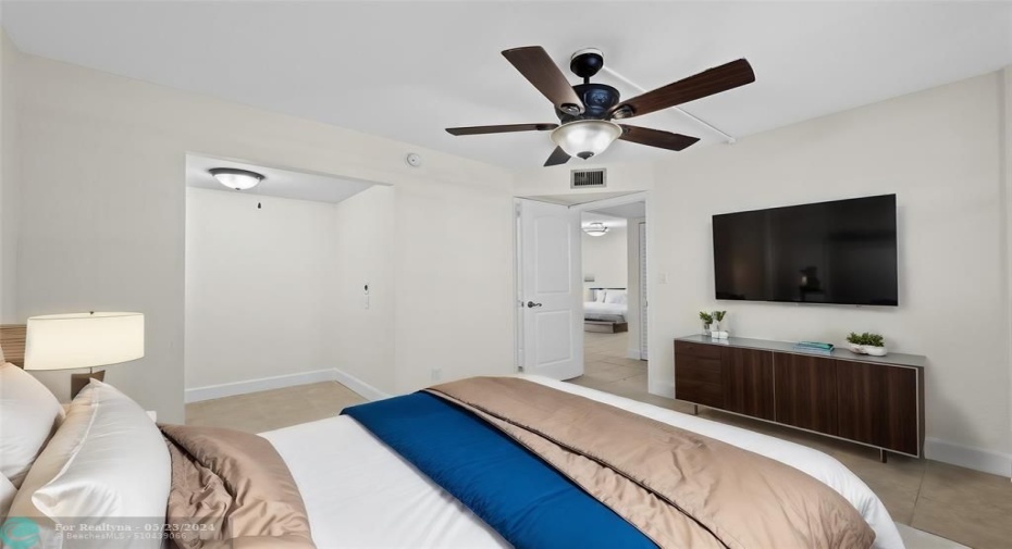 Virtual Staging Guest Room