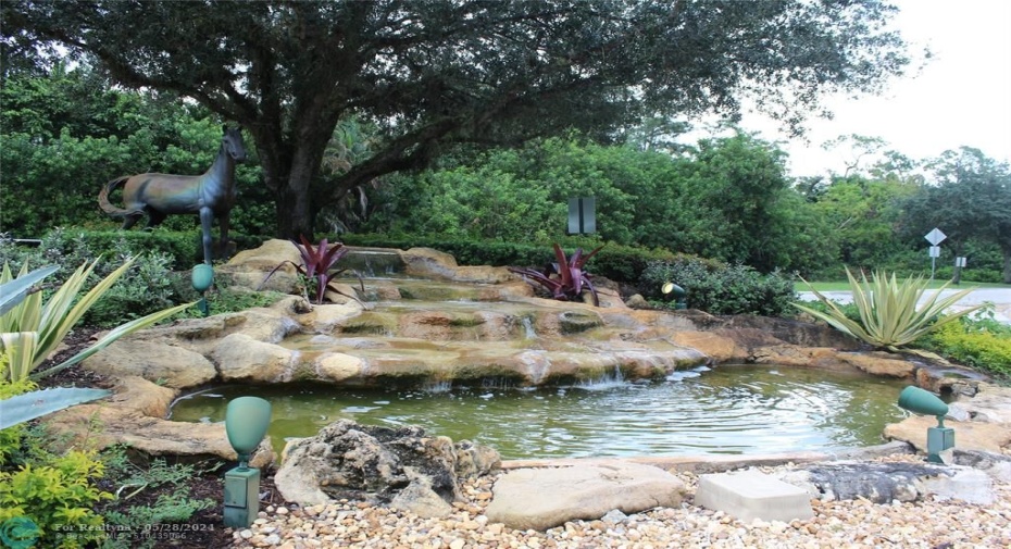 Parkland Botanical Gardens are nearby too!