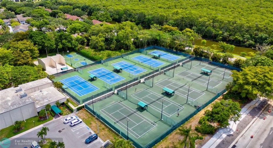 pickleball & tennis