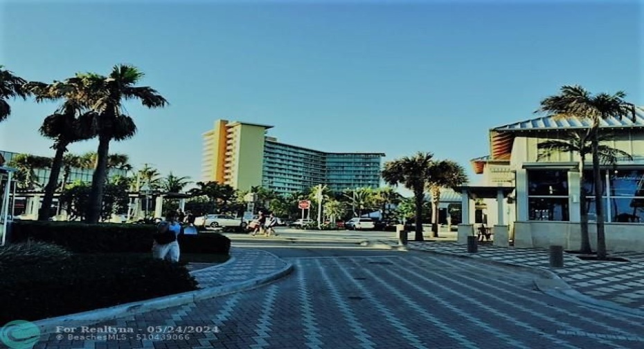 Tiara Town