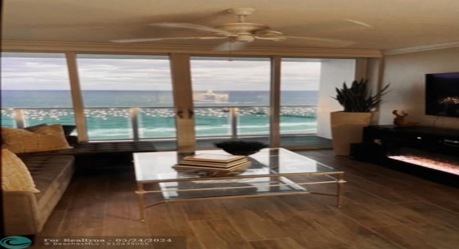 Living Room Overlooking the Pier