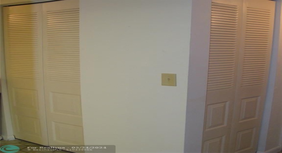 2 Closets