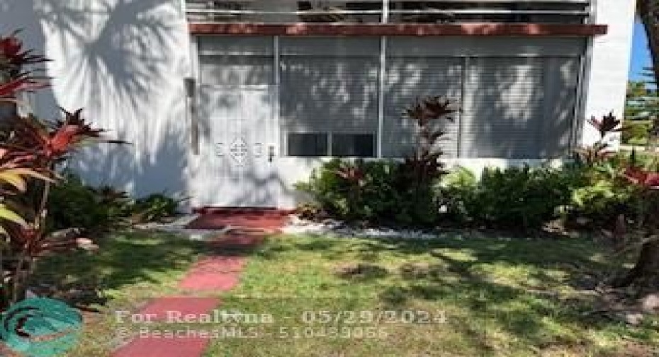 Corner Unit-Back Patio Entrance