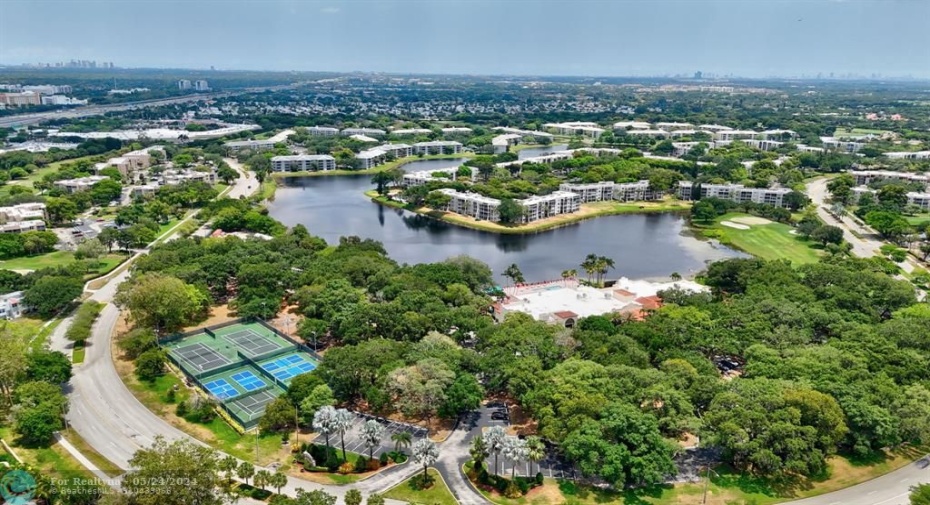 MATURE trees and sprawling lakes.