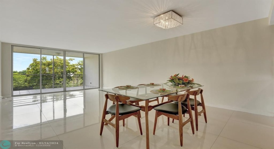 PORCELIAN TILE floors and SMOOTH ceilings THROUGHOUT!