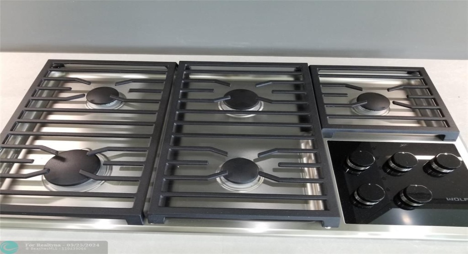 Wolf gas cooktop