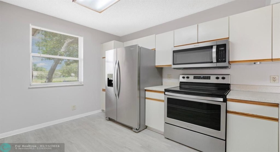 features Matching SS Whirlpool appliances