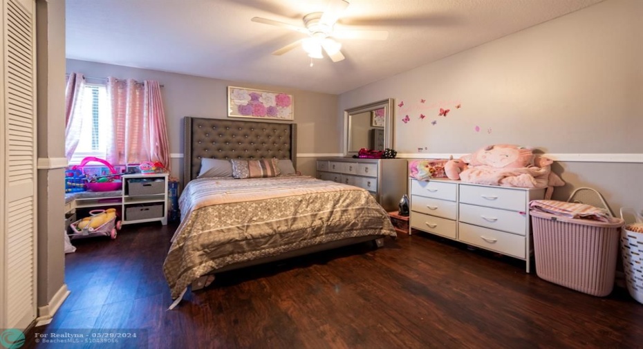 2nd bedroom