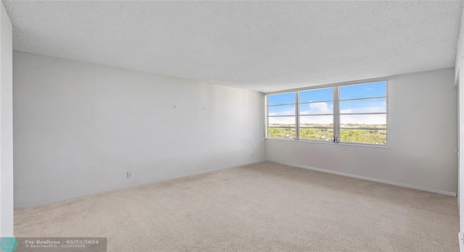 Virtual Picture Removing Furniture