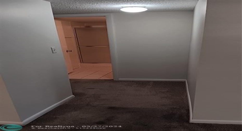 2nd bedroom hall wing