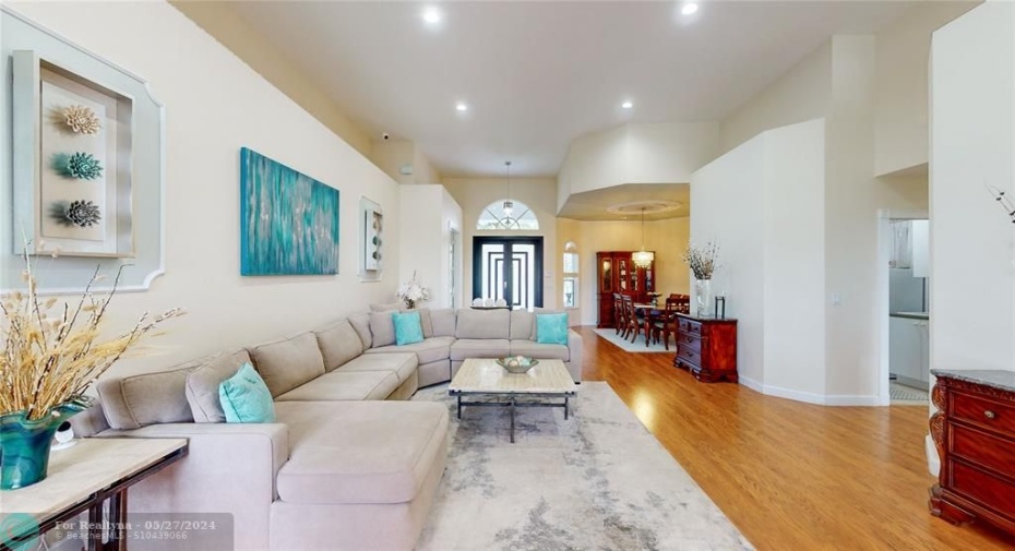 Large, open living and dinning room area.