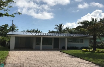Nice curb appeal, single car garage and covered porch