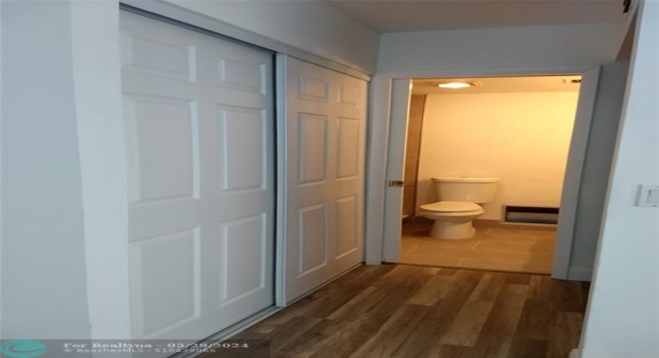 Walking Closet