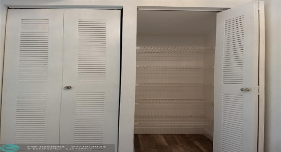 2nd Bed Closet