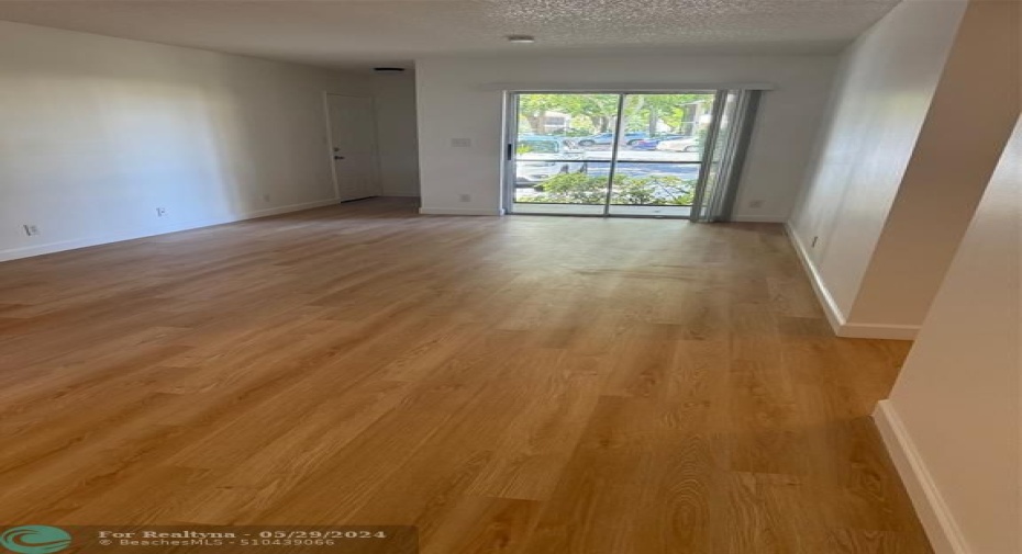 living/dining area